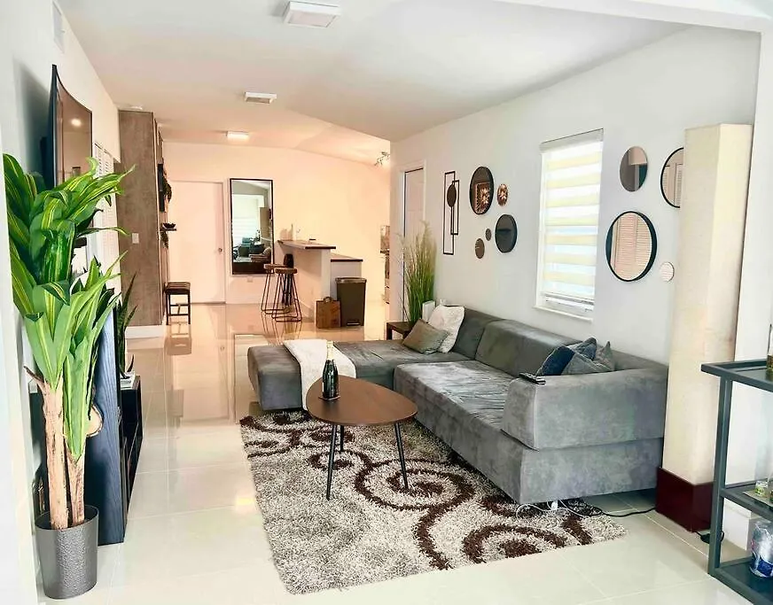 Vakantiehuis Modern W Jacuzzi Near Wynwood-design District-mia Airport *