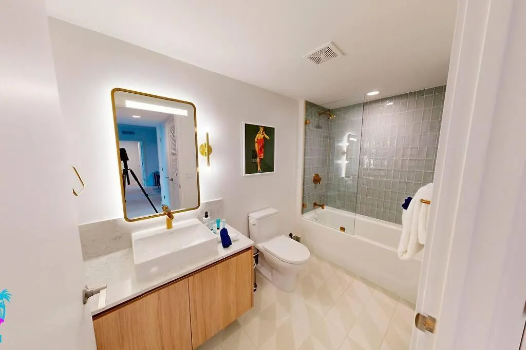 Stunning 2 Bed 2 Bath W Balcony & Incredible Views * 마이애미