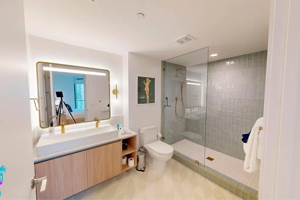 Stunning 2 Bed 2 Bath W Balcony & Incredible Views * 마이애미