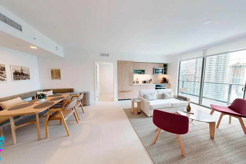 Stunning 2 Bed 2 Bath W Balcony & Incredible Views * 마이애미
