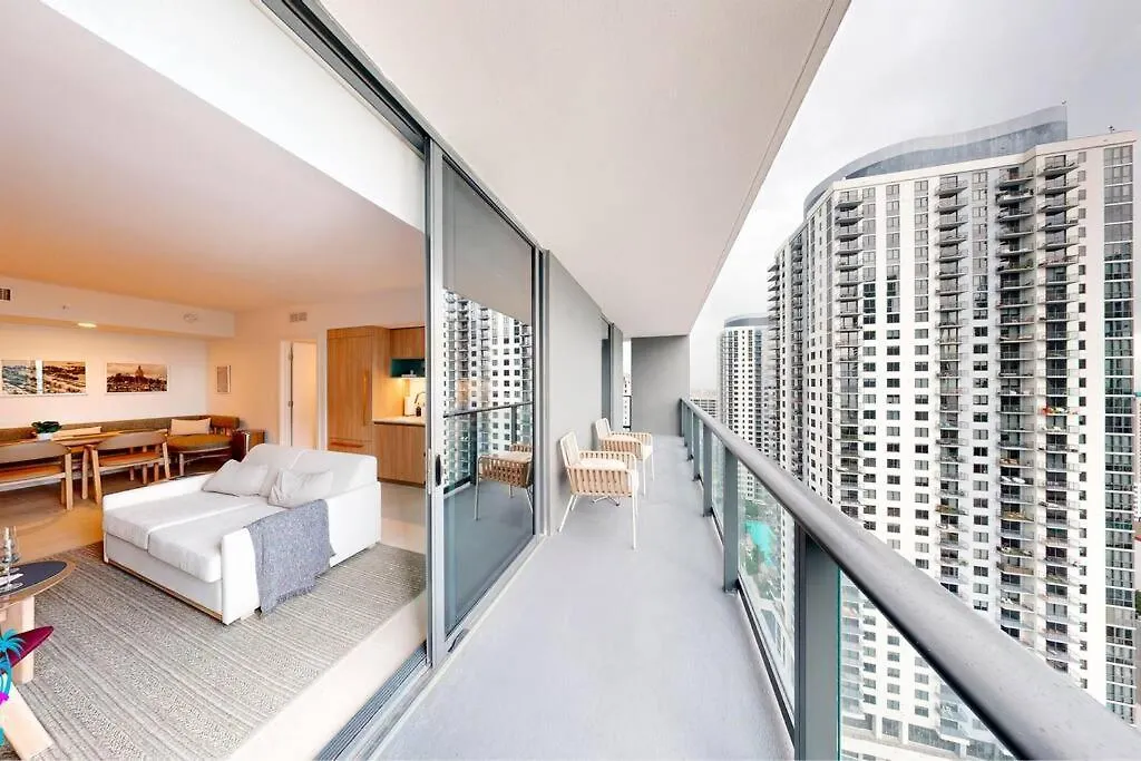 Stunning 2 Bed 2 Bath W Balcony & Incredible Views 아파트