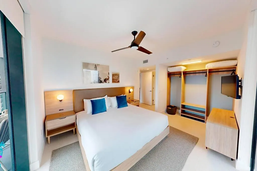 Stunning 2 Bed 2 Bath W Balcony & Incredible Views 마이애미