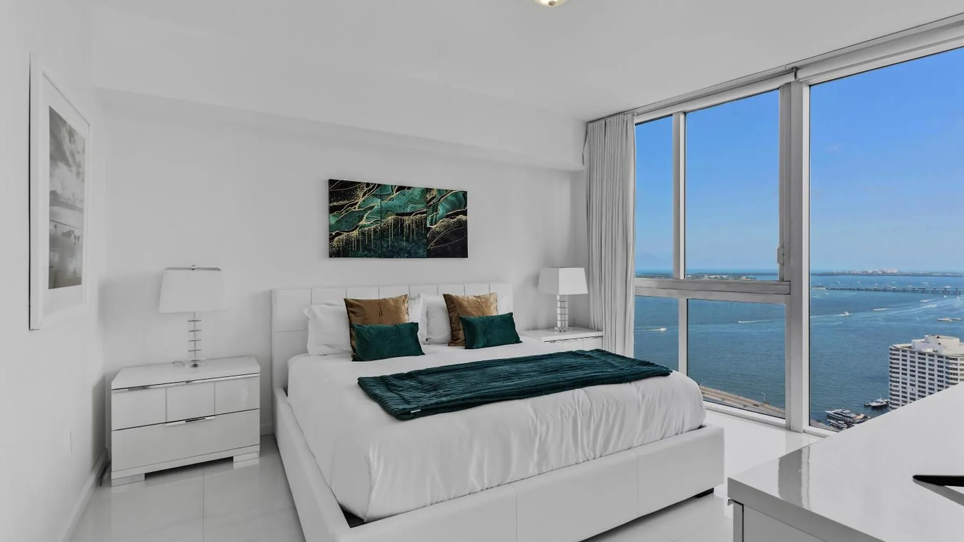 Large In W With Bay Views *