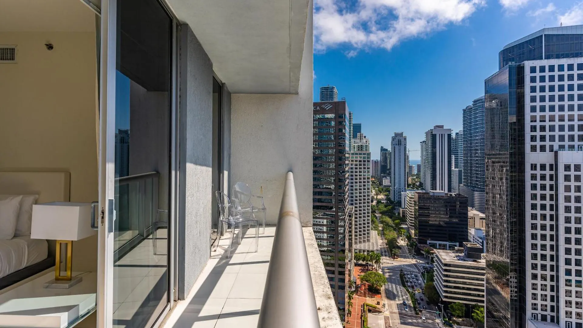 Large In W With Bay Views *