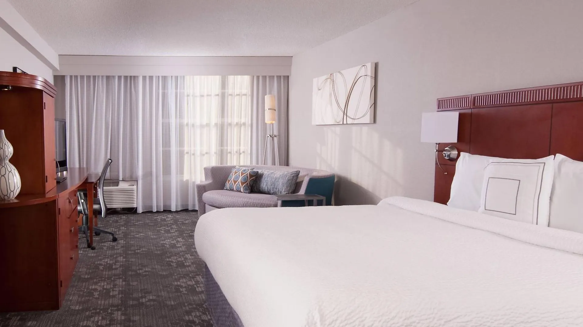 Hotel Courtyard Coral Gables 3*