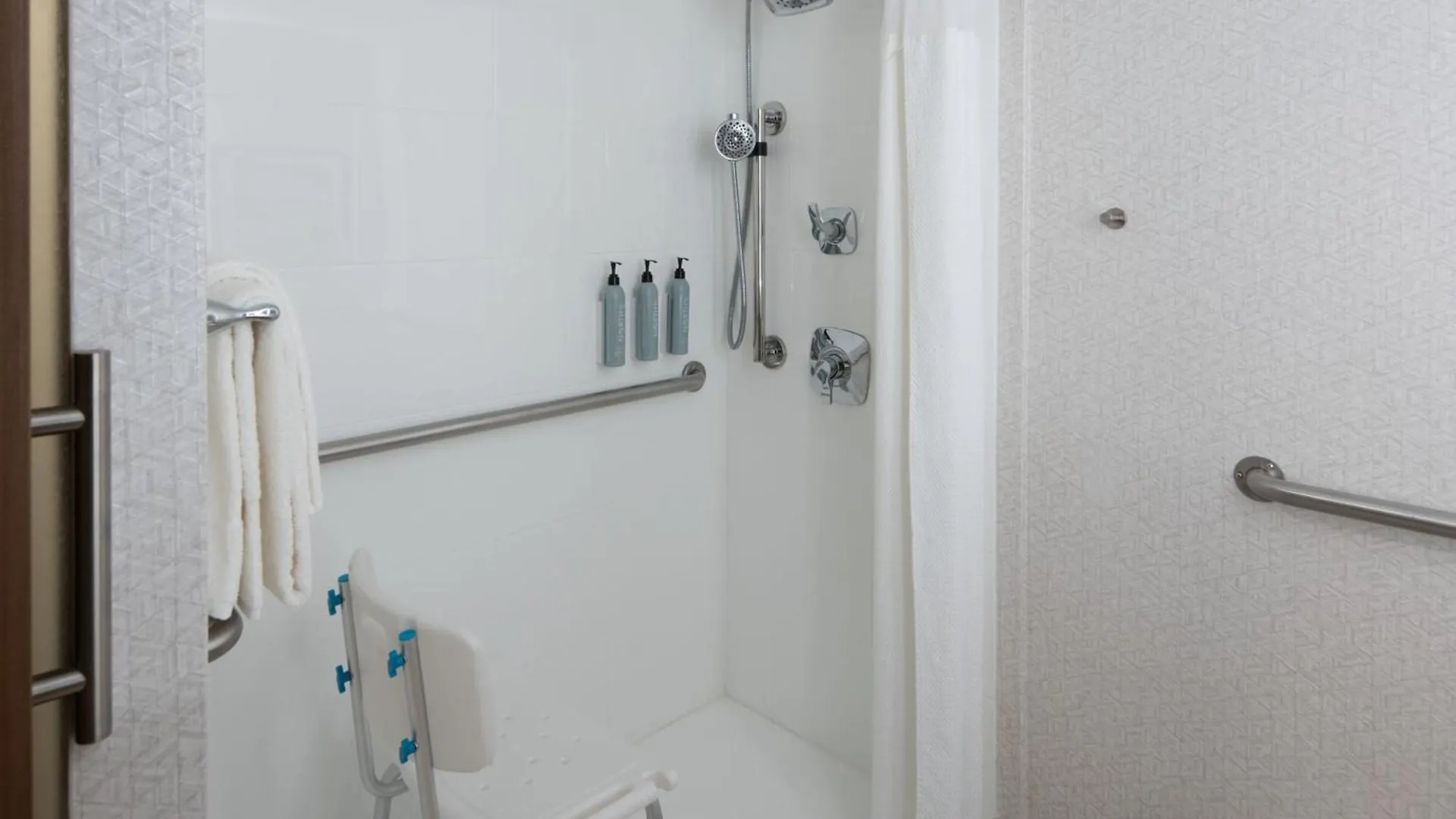 Hotel Courtyard Coral Gables 3*
