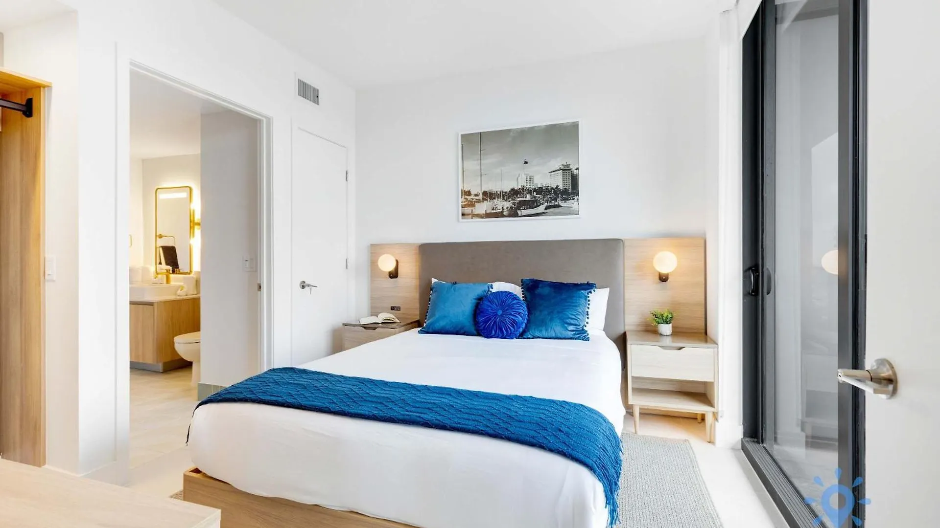 Luxury 2 Bedrooms Balcony Pool & Gym Apartment