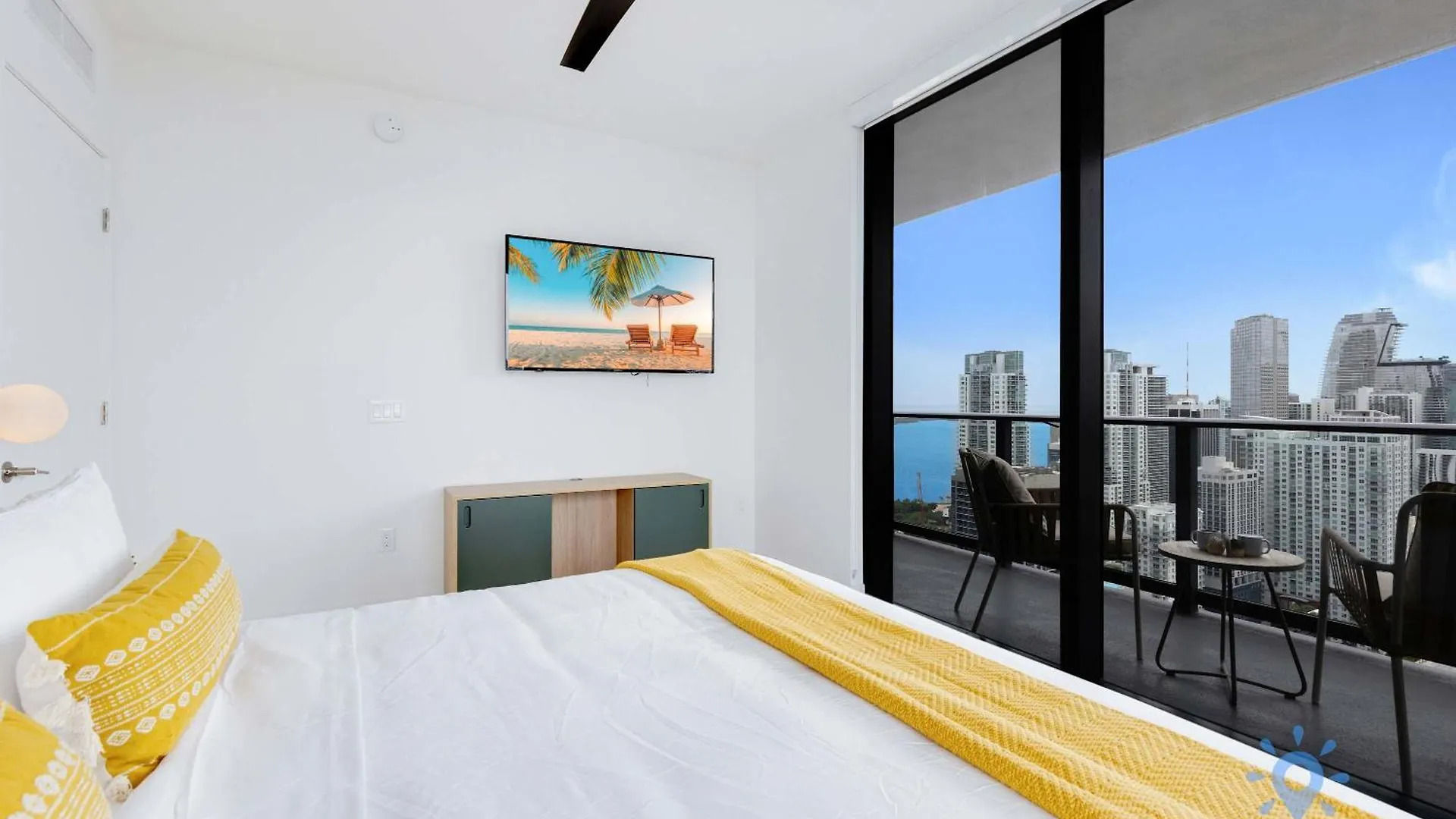 Apartment Luxury 2 Bedrooms Balcony Pool & Gym Miami