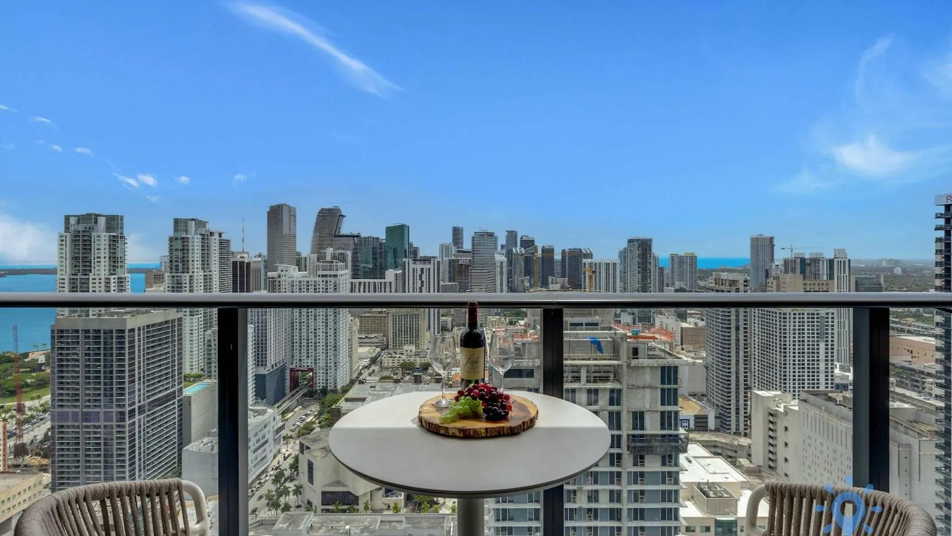 Luxury 2 Bedrooms Balcony Pool & Gym *