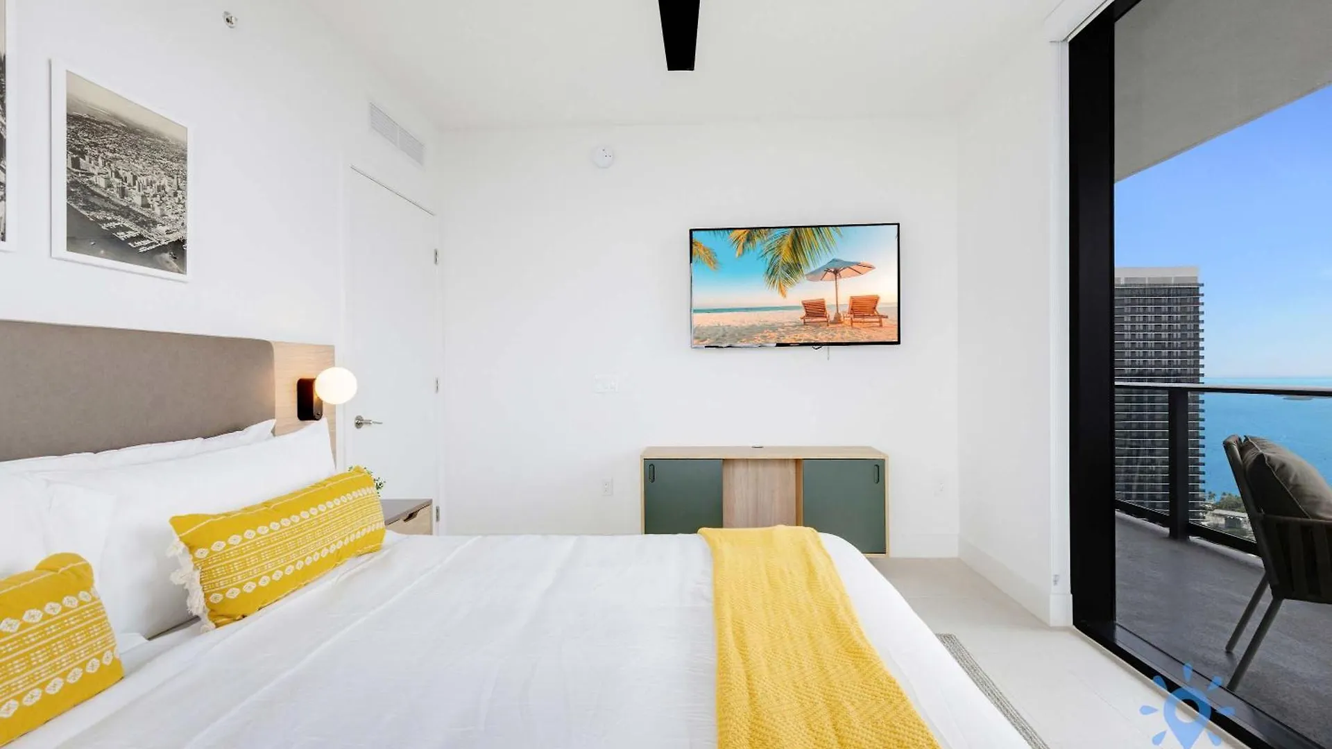 Luxury 2 Bedrooms Balcony Pool & Gym