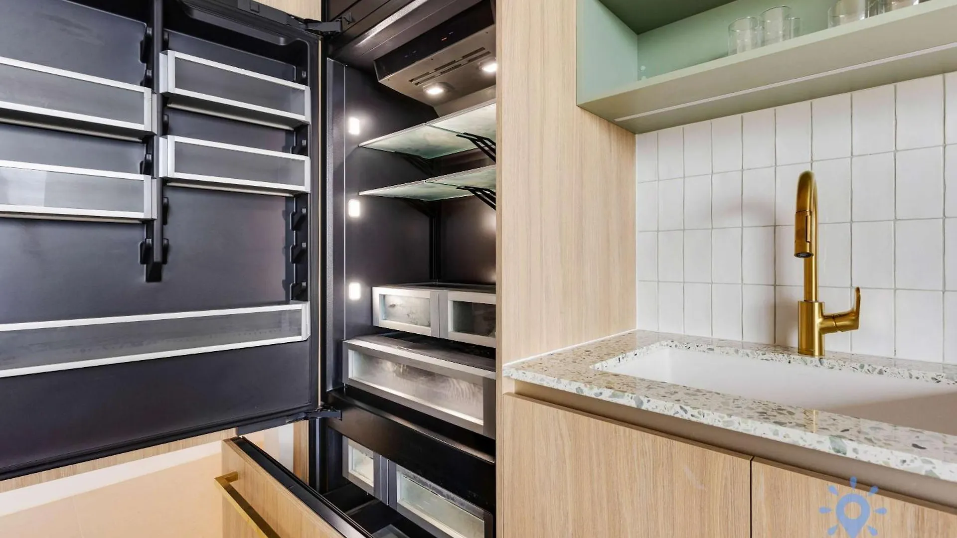 Luxury 2 Bedrooms Balcony Pool & Gym Apartment Miami