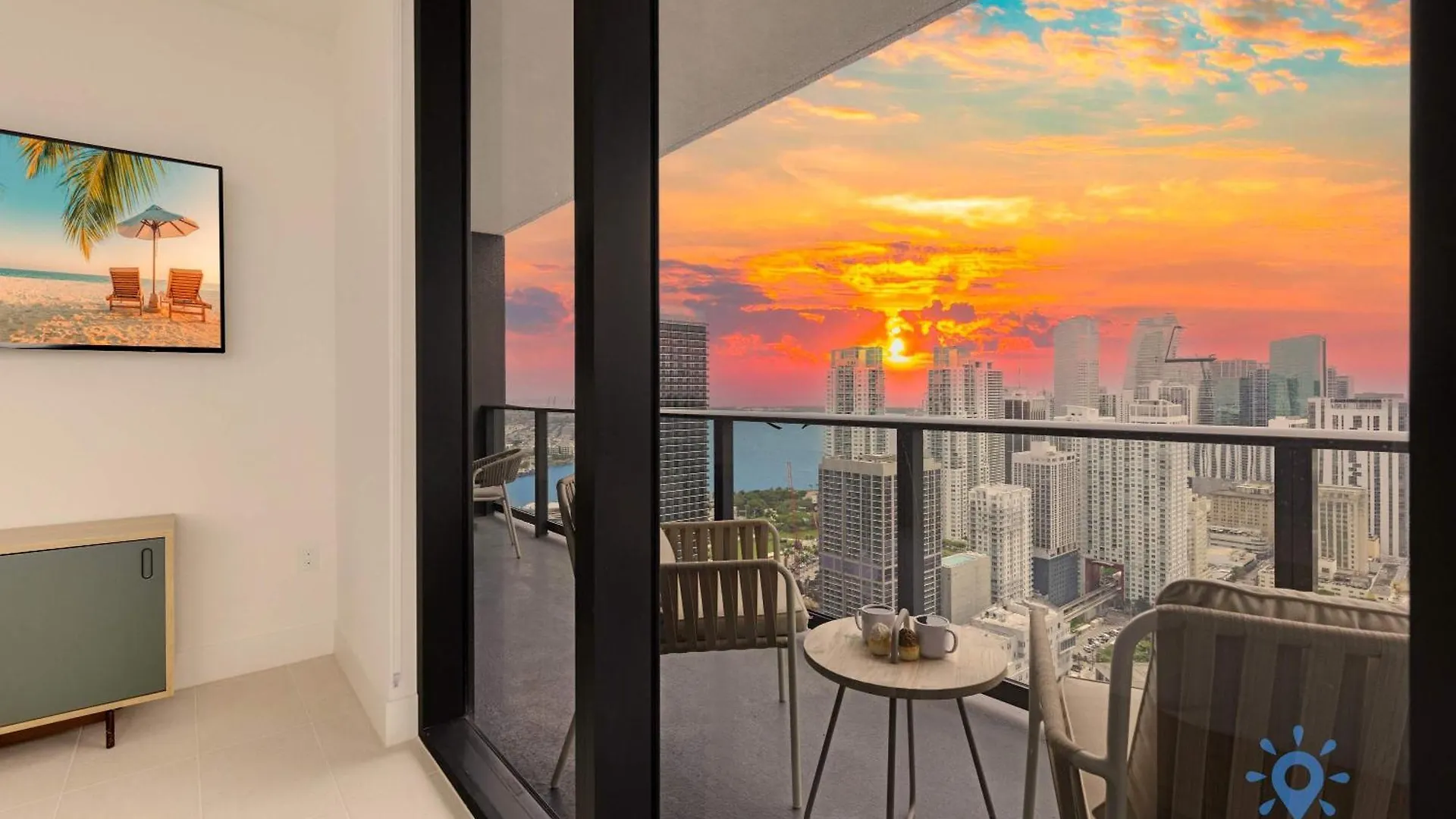 Luxury 2 Bedrooms Balcony Pool & Gym Miami