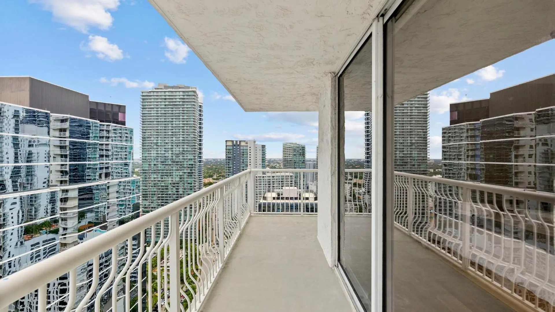 Lägenhet Breathtaking Views & Prime Location In Brickell Miami