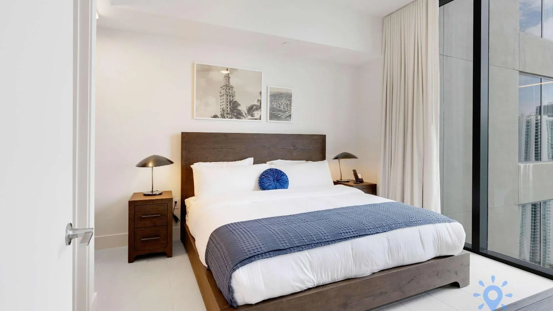 Chic Downtown - Views Gym & Pool Apartment