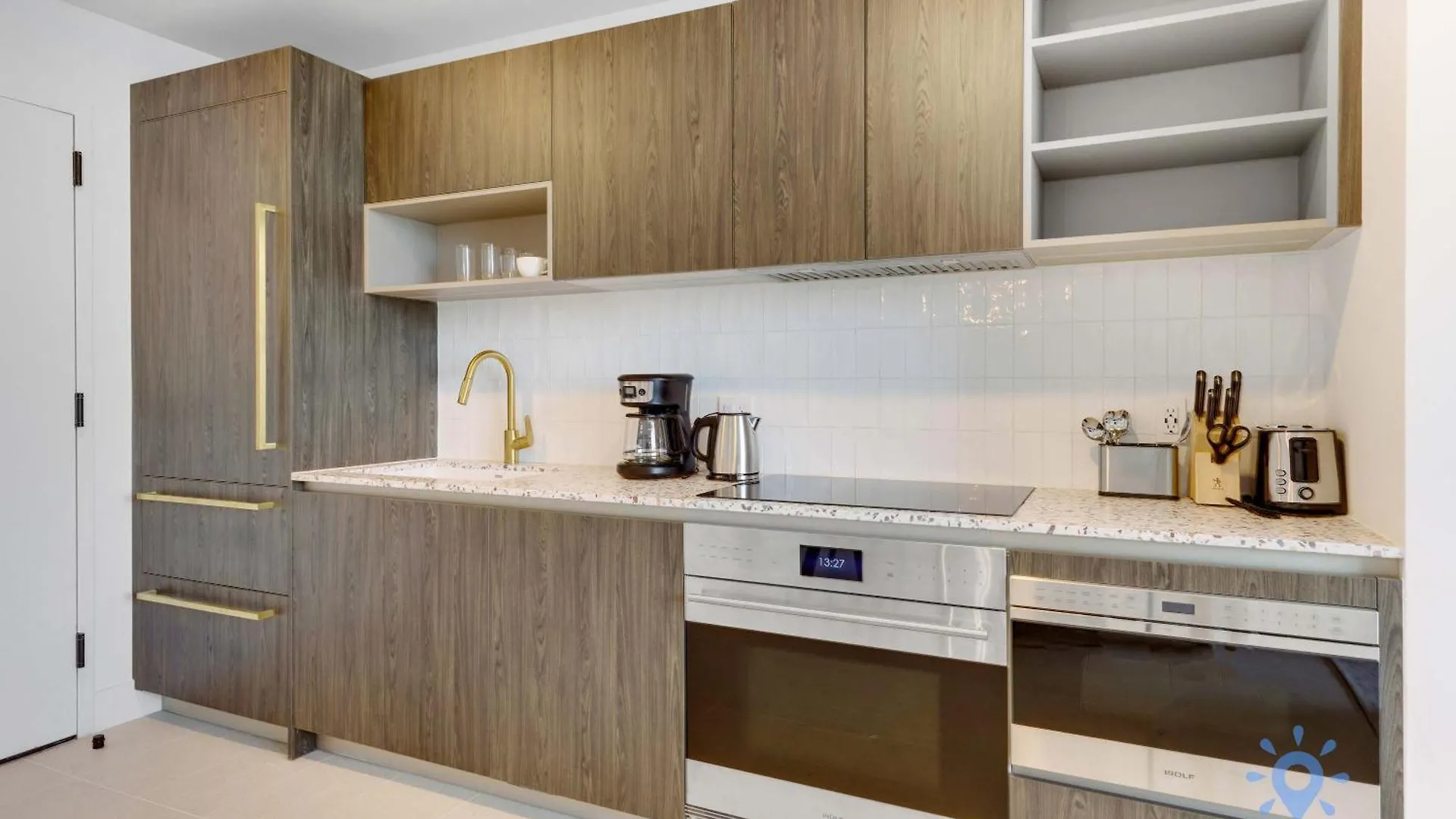 Chic Downtown - Views Gym & Pool Apartment *
