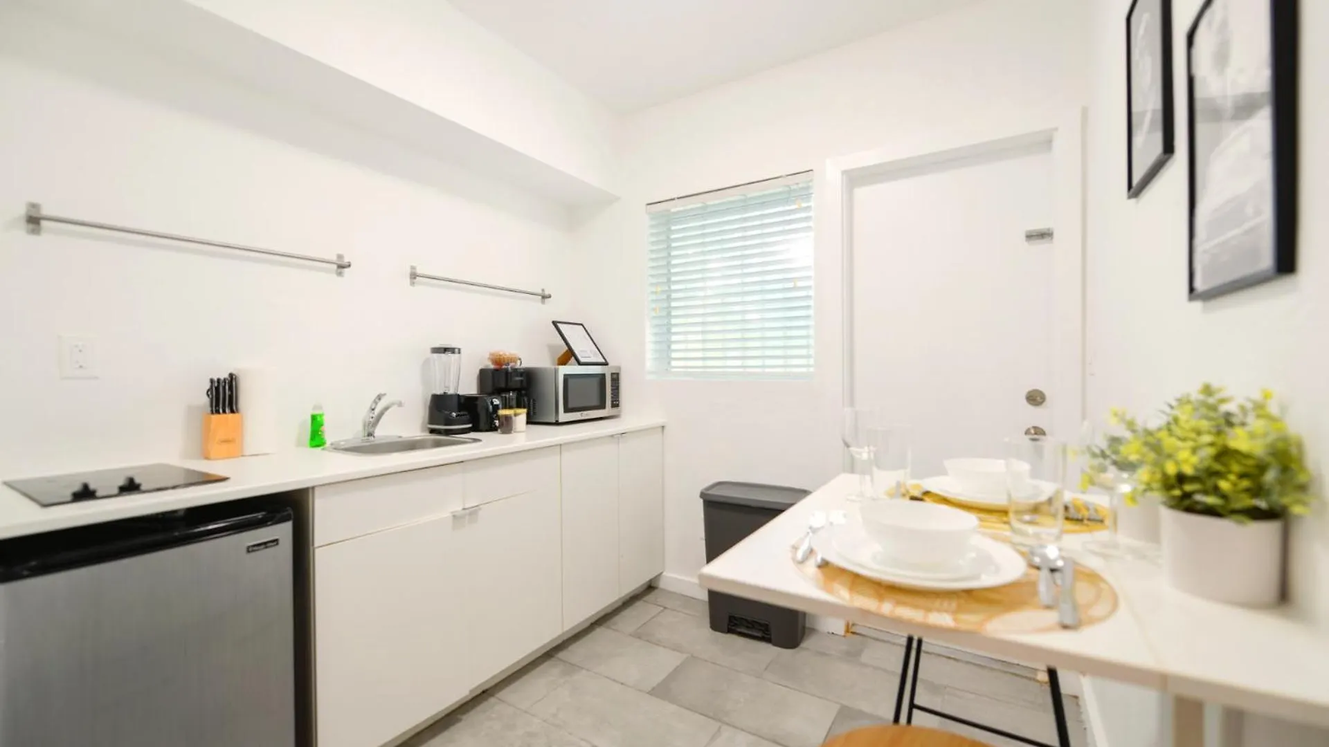 Convenient 15 Min From The Apartment Miami