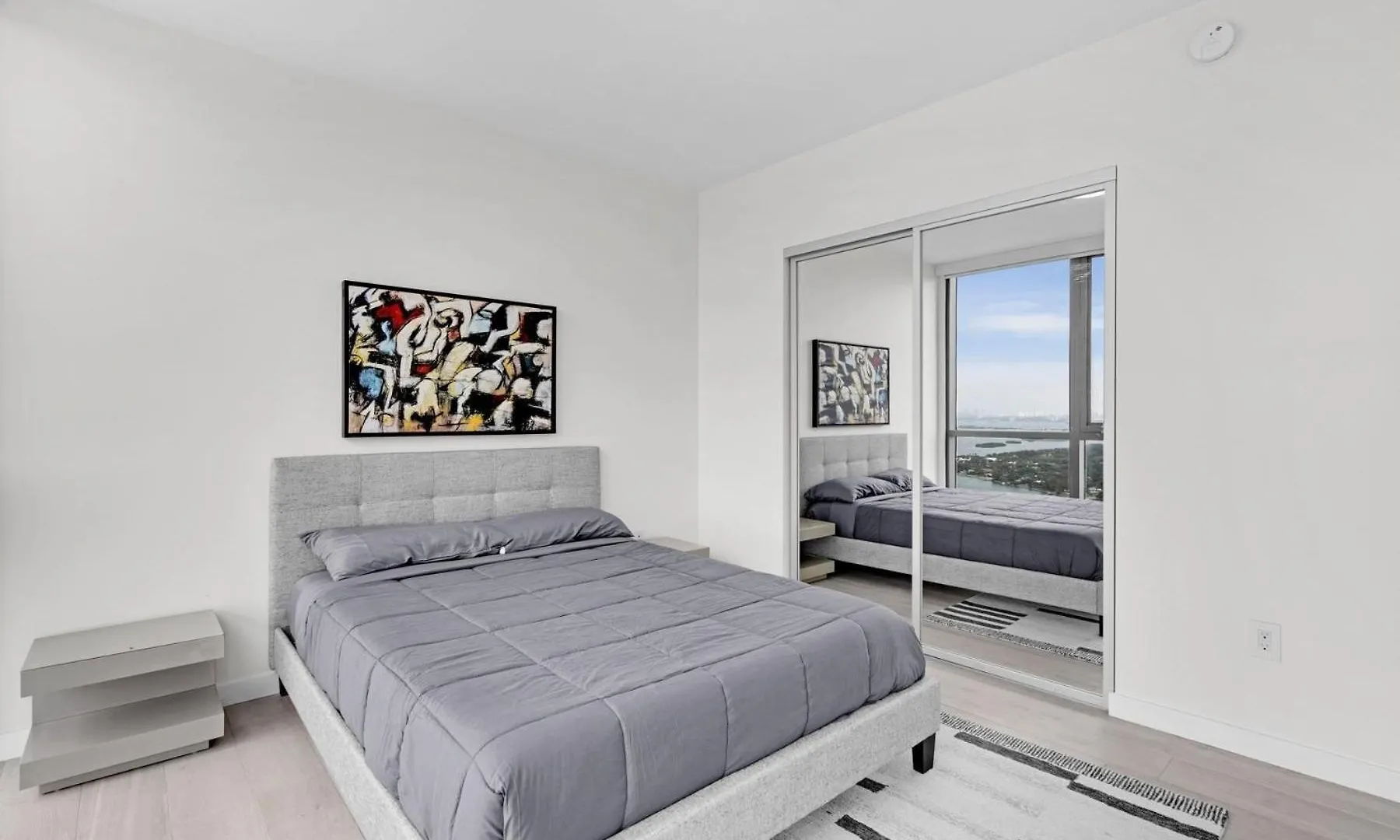 Apartment Luxury Corner Unit With Stunning Bay Views *
