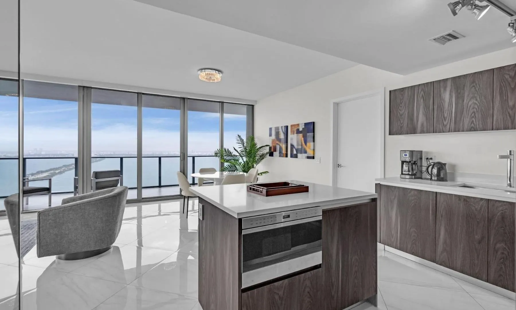 Luxury Corner Unit With Stunning Bay Views Miami
