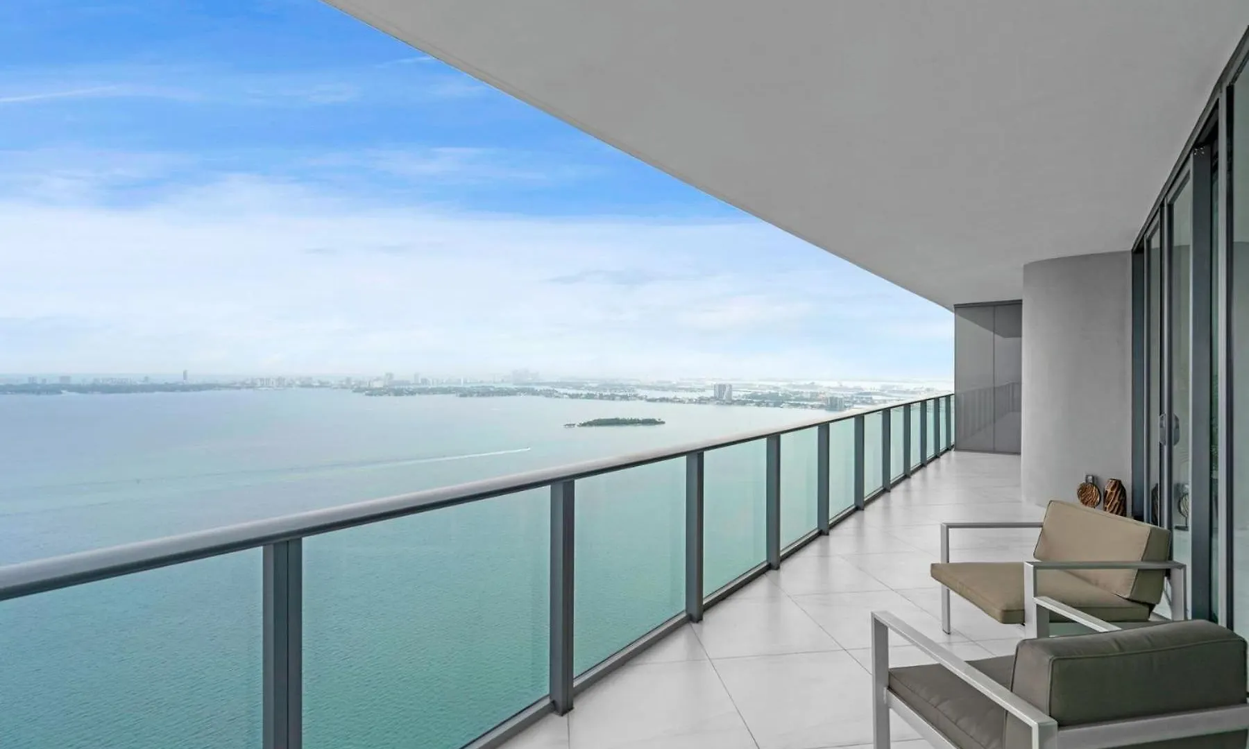 Luxury Corner Unit With Stunning Bay Views Miami