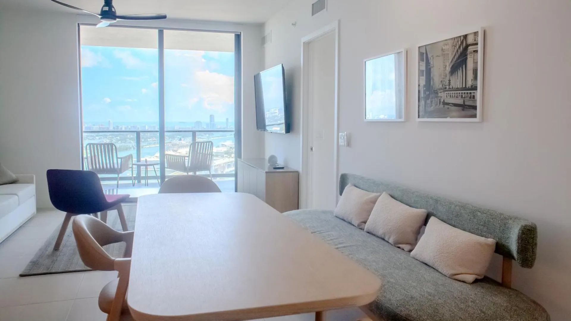 Luxurious Downtown Escape Apartmán *