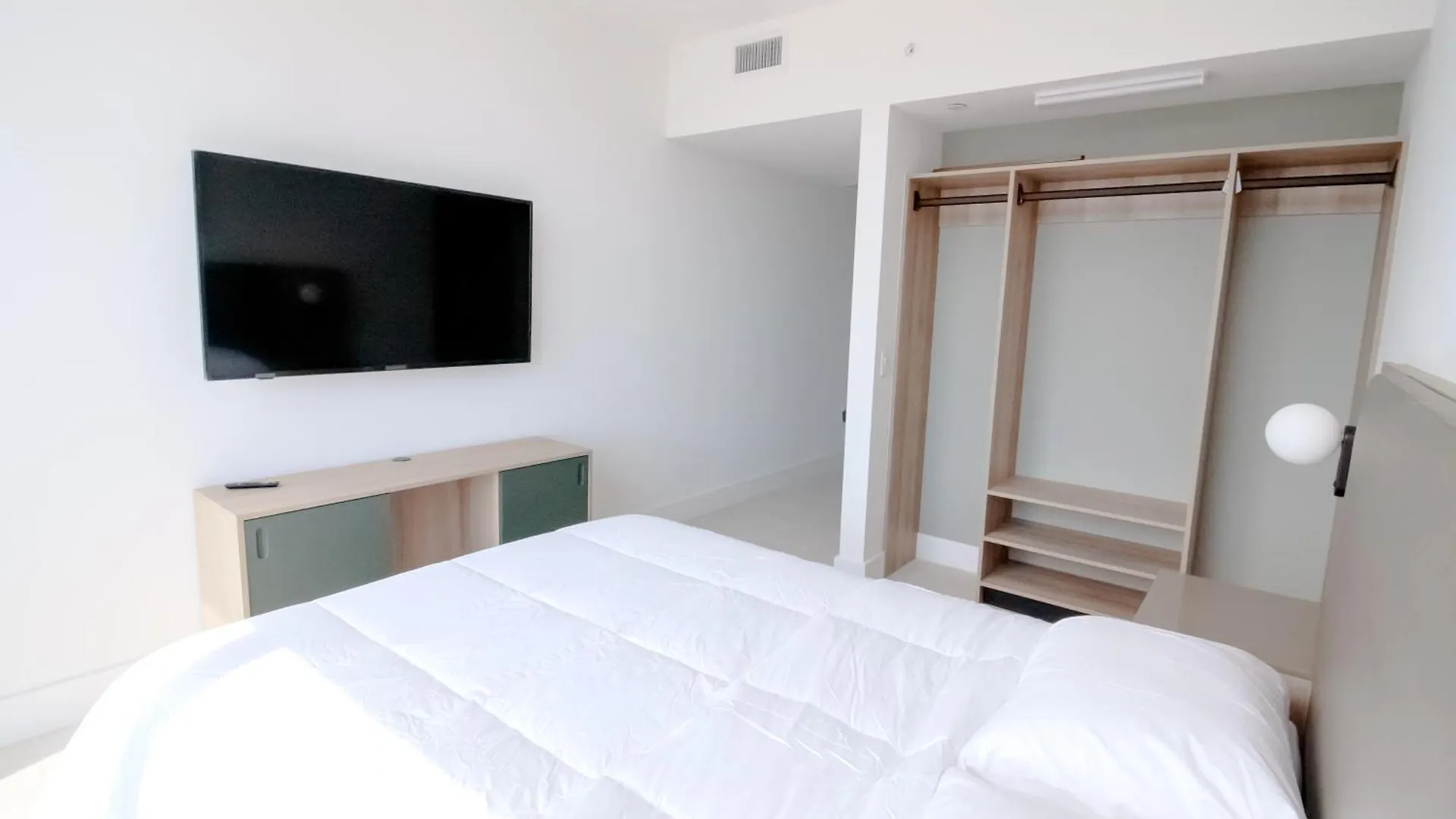 Luxurious Downtown Escape