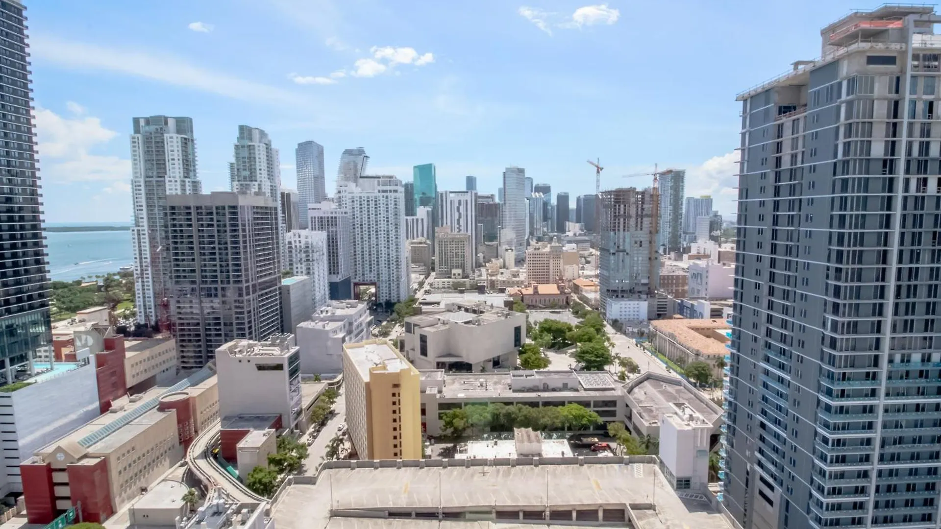 Luxurious Downtown Escape * Miami