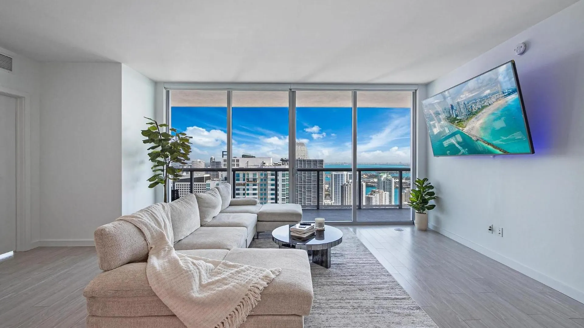 Brickell Sky View Penthouse! Apartment