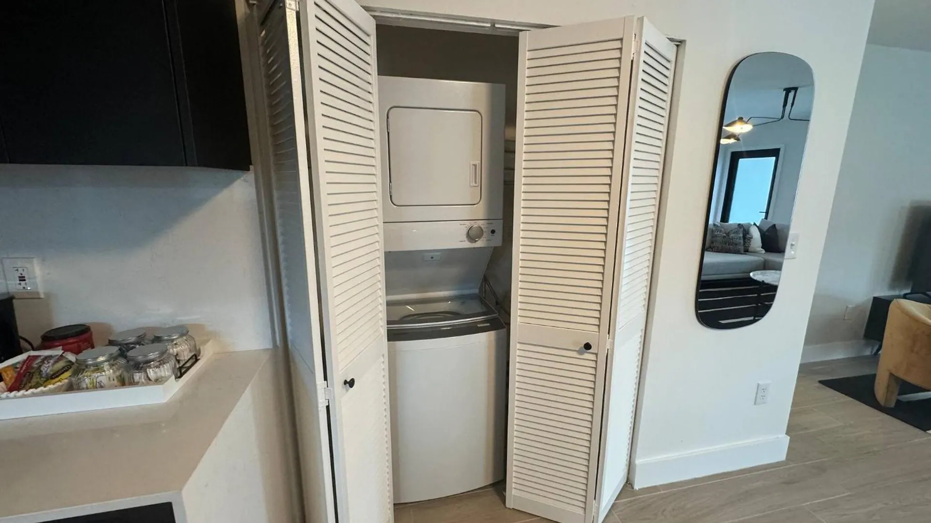 Stylish Wynwood Retreat Near Art District * 마이애미