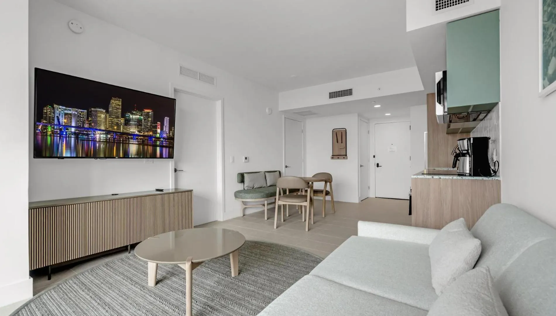 Modern 1br With Breathtaking Views Heart Of Downtown * ميامي