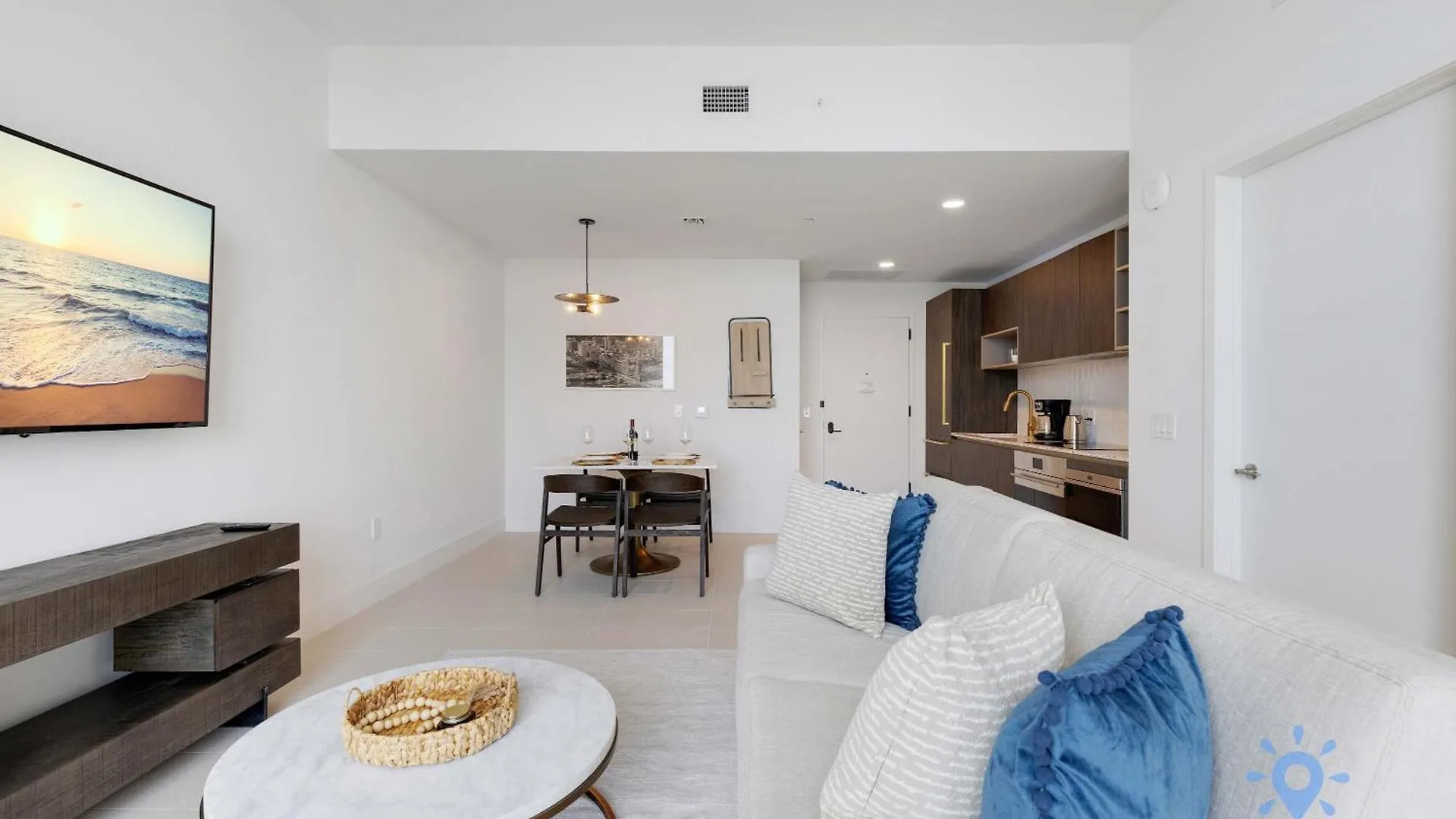 Apartment Chic Downtown - Views Gym & Pool