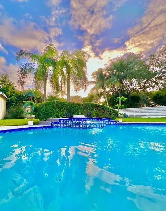 Exclusive 5-br Spacious House With Pool * Miami