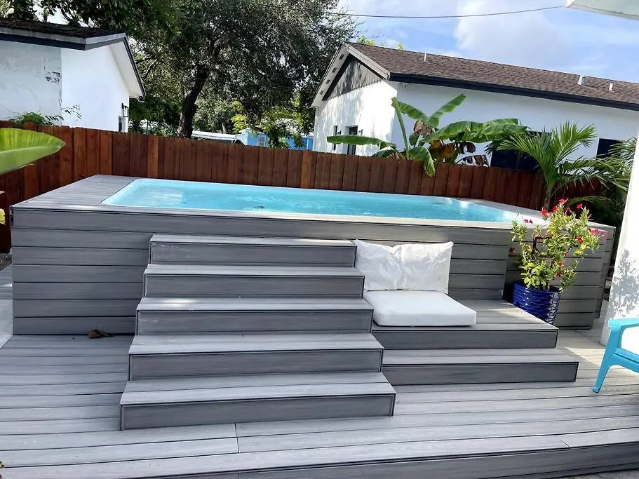 Pool Design District- 2 Bedroom Apartament