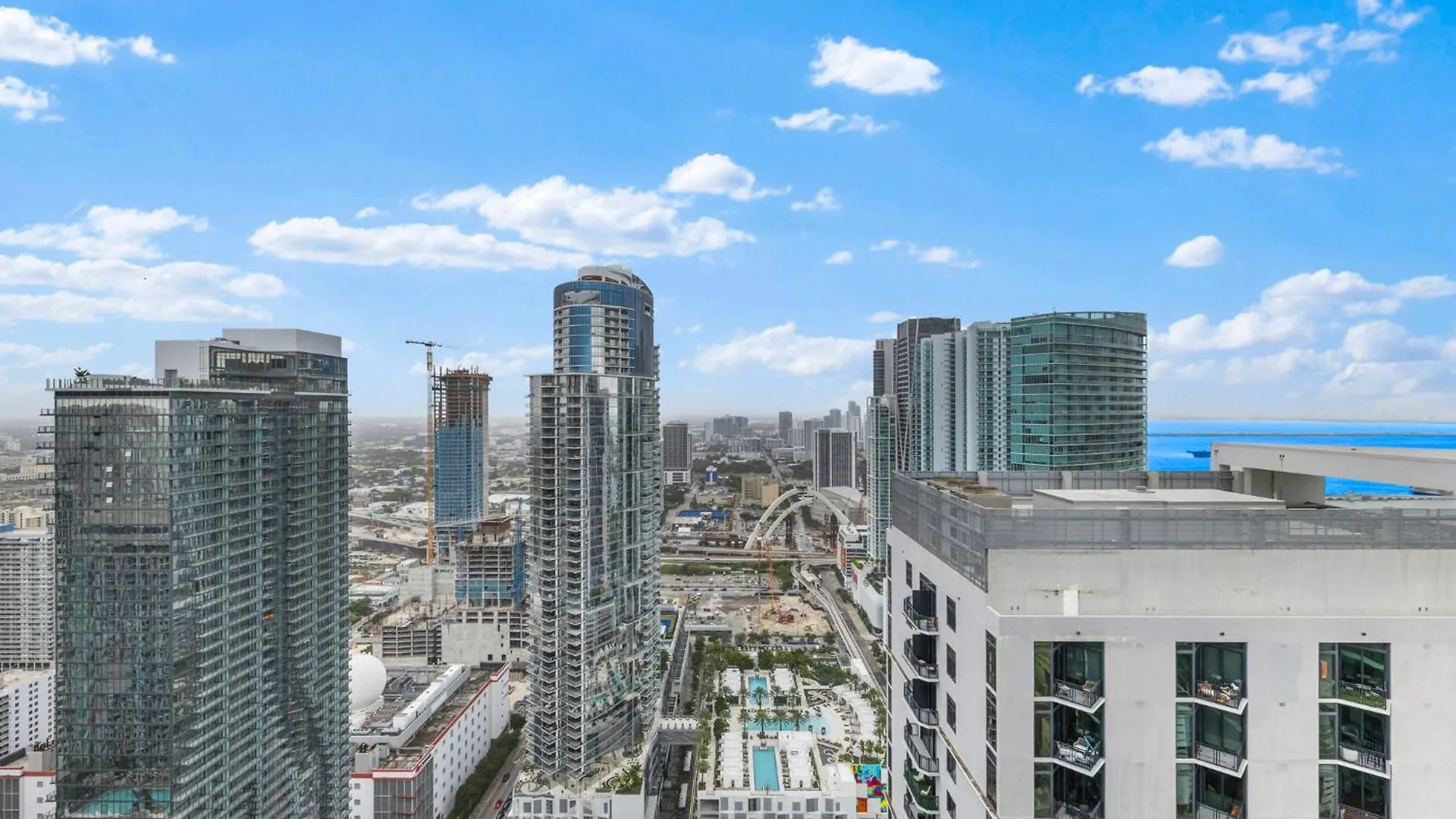 On 46th Floor! Amazing Views And Free Parking Appartement Miami