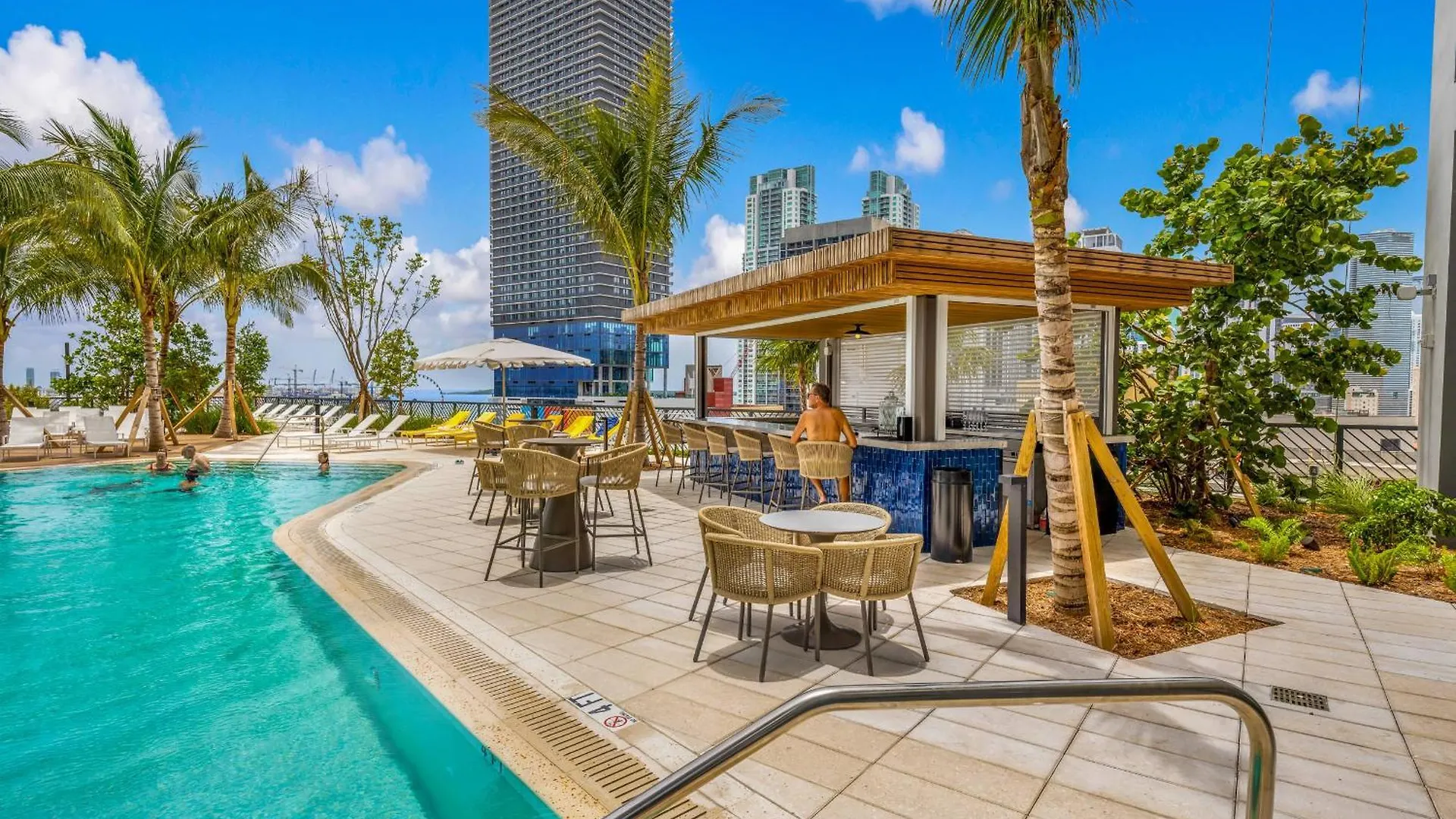 Chic Downtown 1br With Stunning Skyline Views Inn