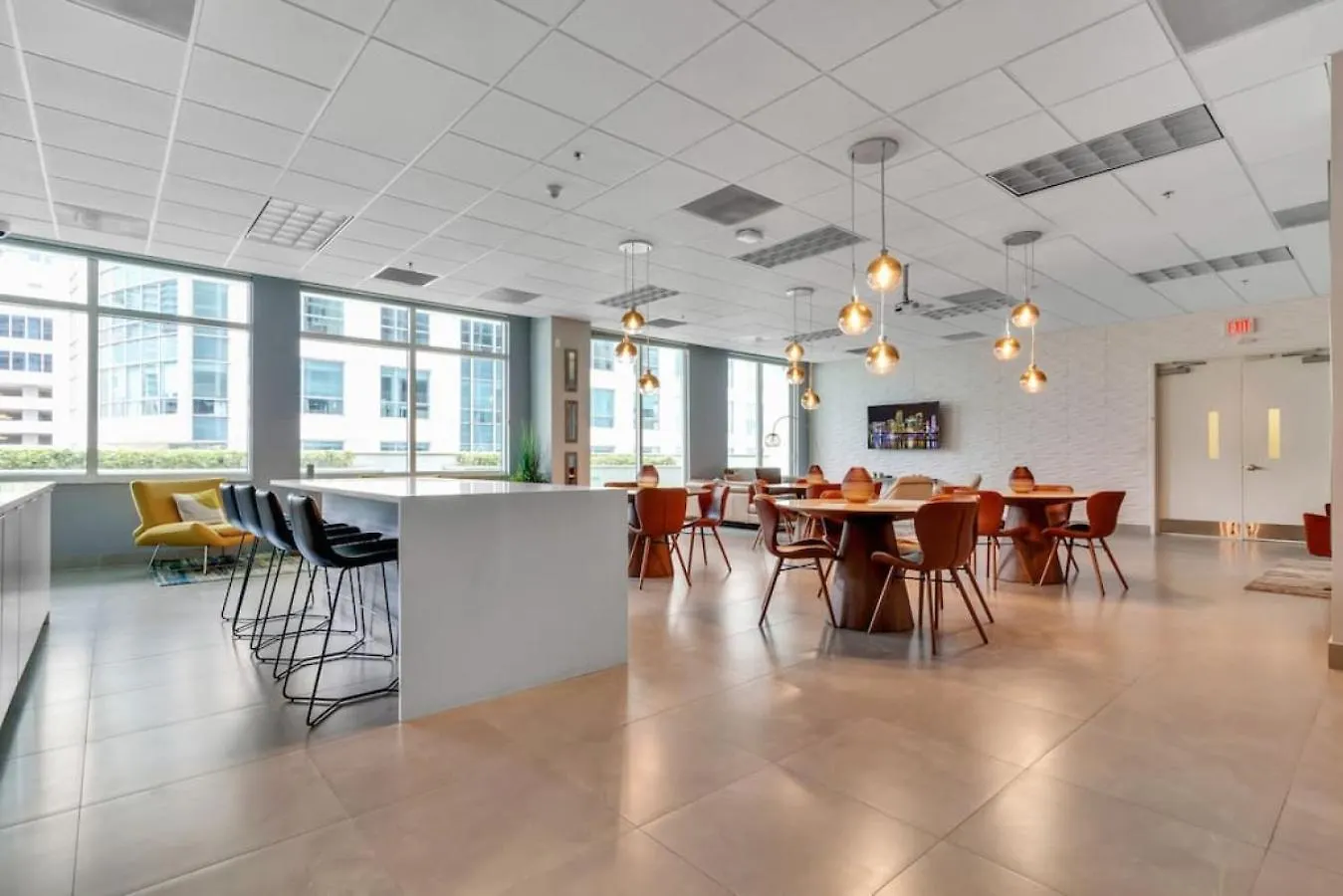 Luxe Brickell Gem With Huge Balcony N Ocean Views ميامي