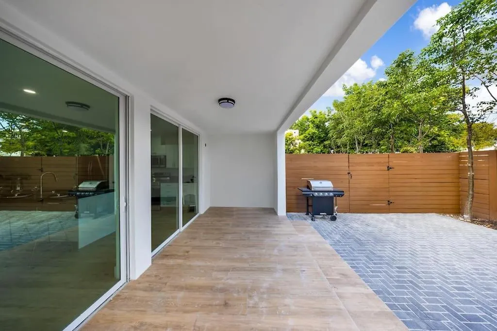 Βίλα Up To 12 Guests! Modern Near Wynwood 29! *