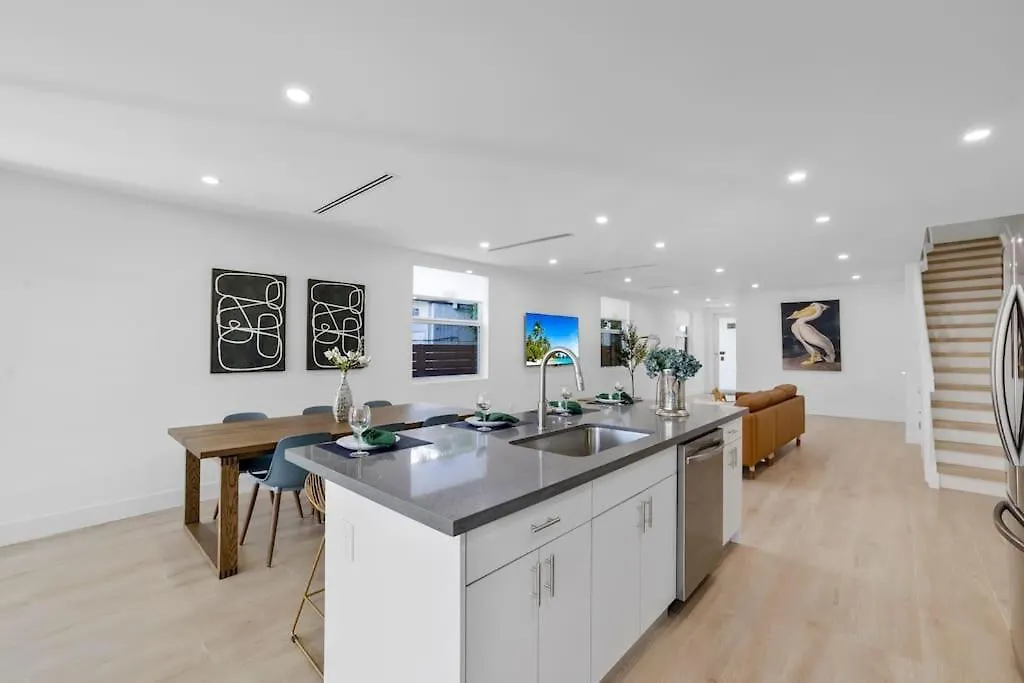 Up To 12 Guests! Modern Near Wynwood 29! Μαϊάμι