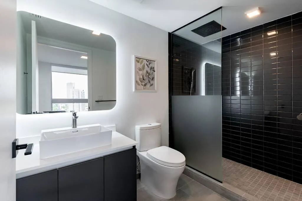 Amazing 2 Bedroom 30th Floor Downtown Free Parking Apartman