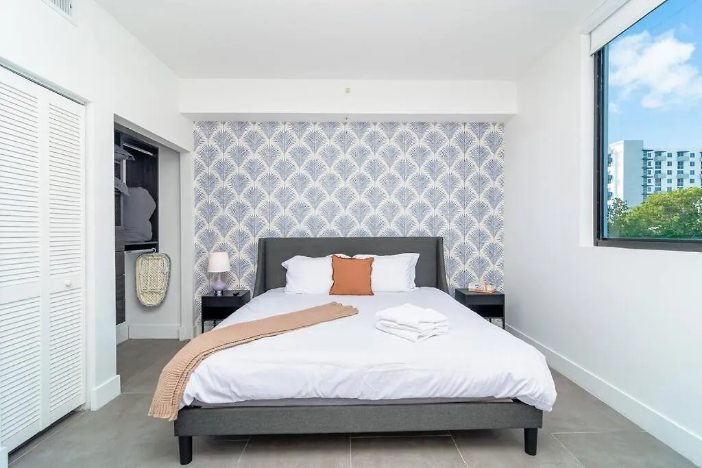 Well Located 1br With King Bed, Laundry And Parking Option Near Brickell And Marlins Park
