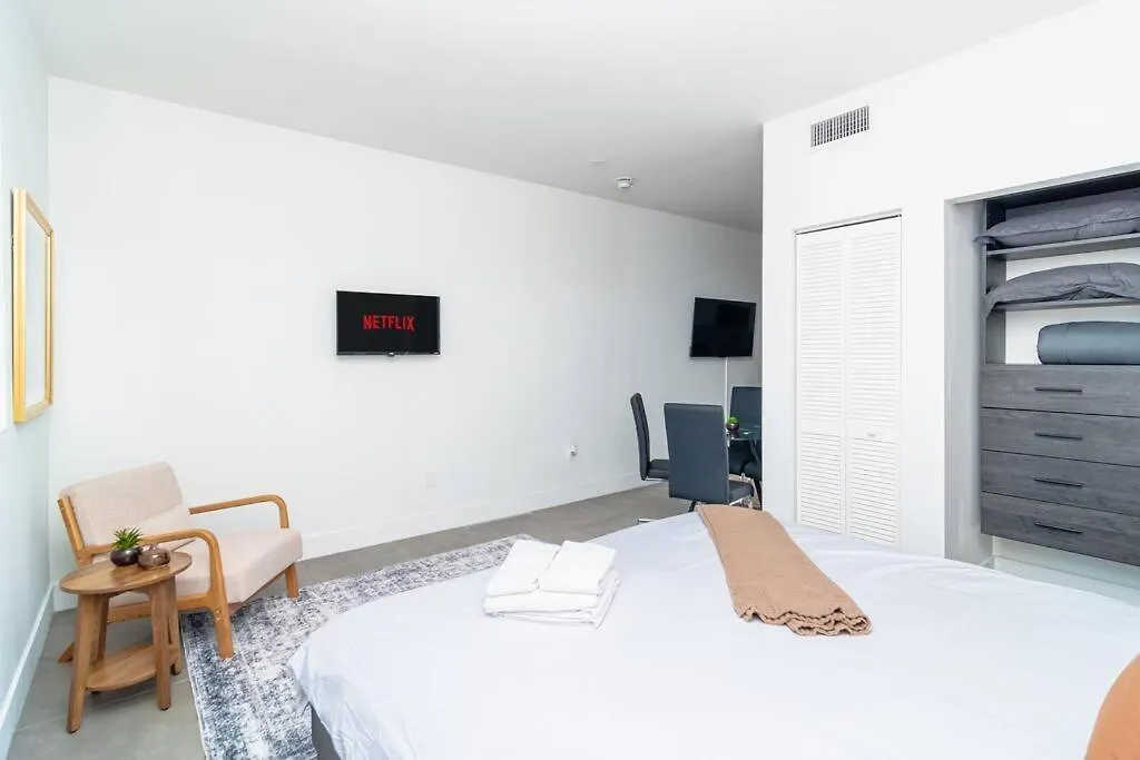 Well Located 1br With King Bed, Laundry And Parking Option Near Brickell And Marlins Park Apartment