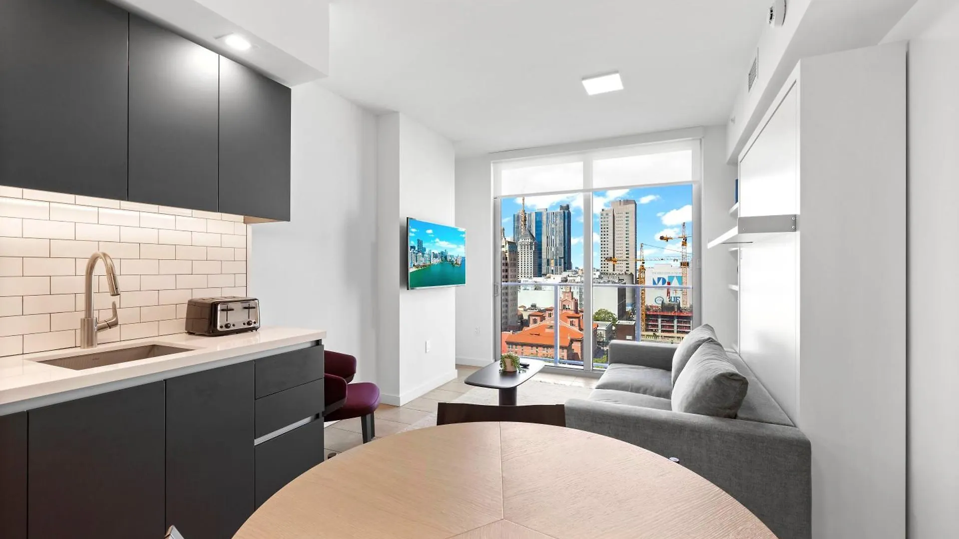 Luxury One-bedroom W Amenities! Apartment *