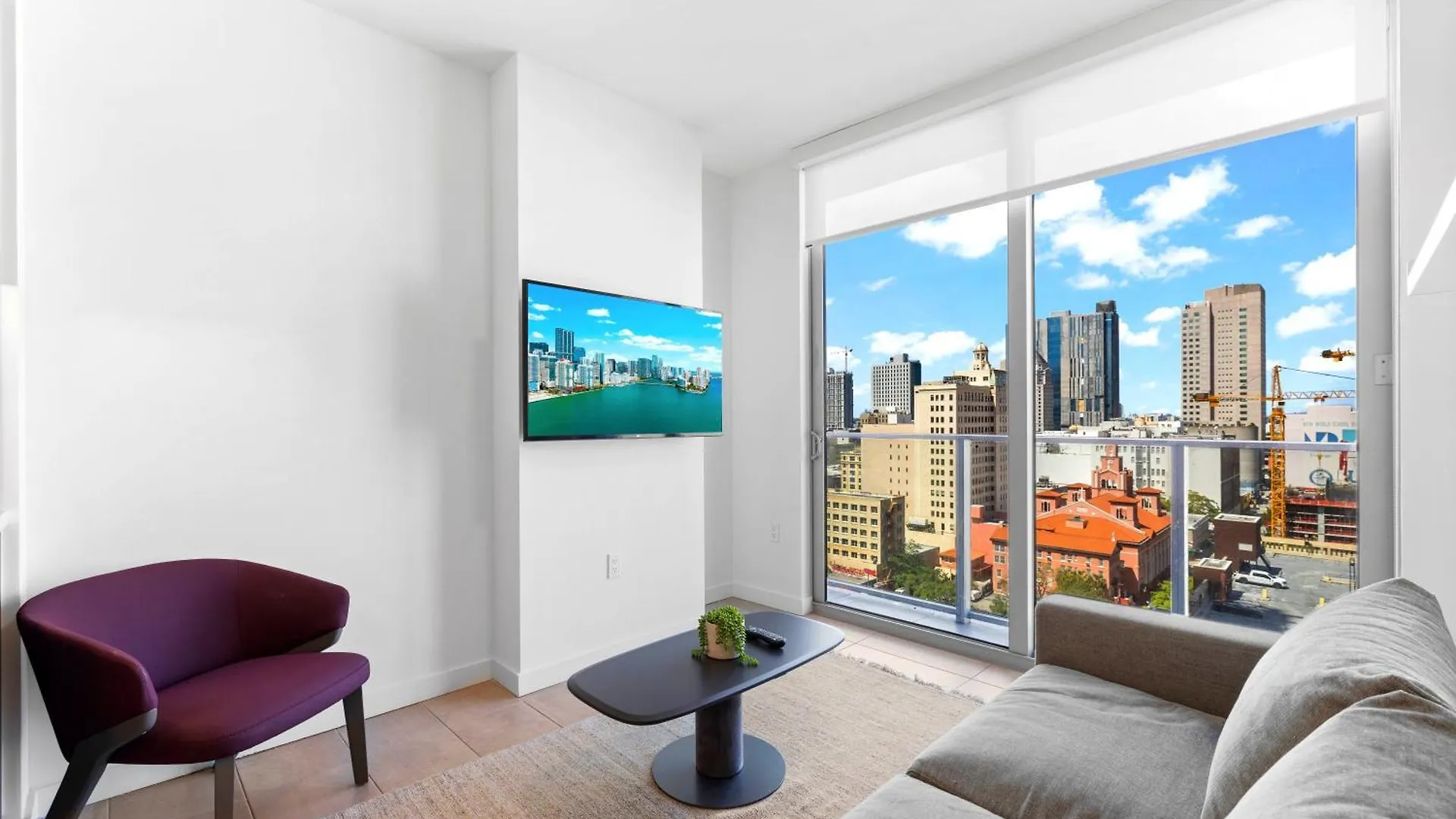 Luxury One-bedroom W Amenities! * Miami