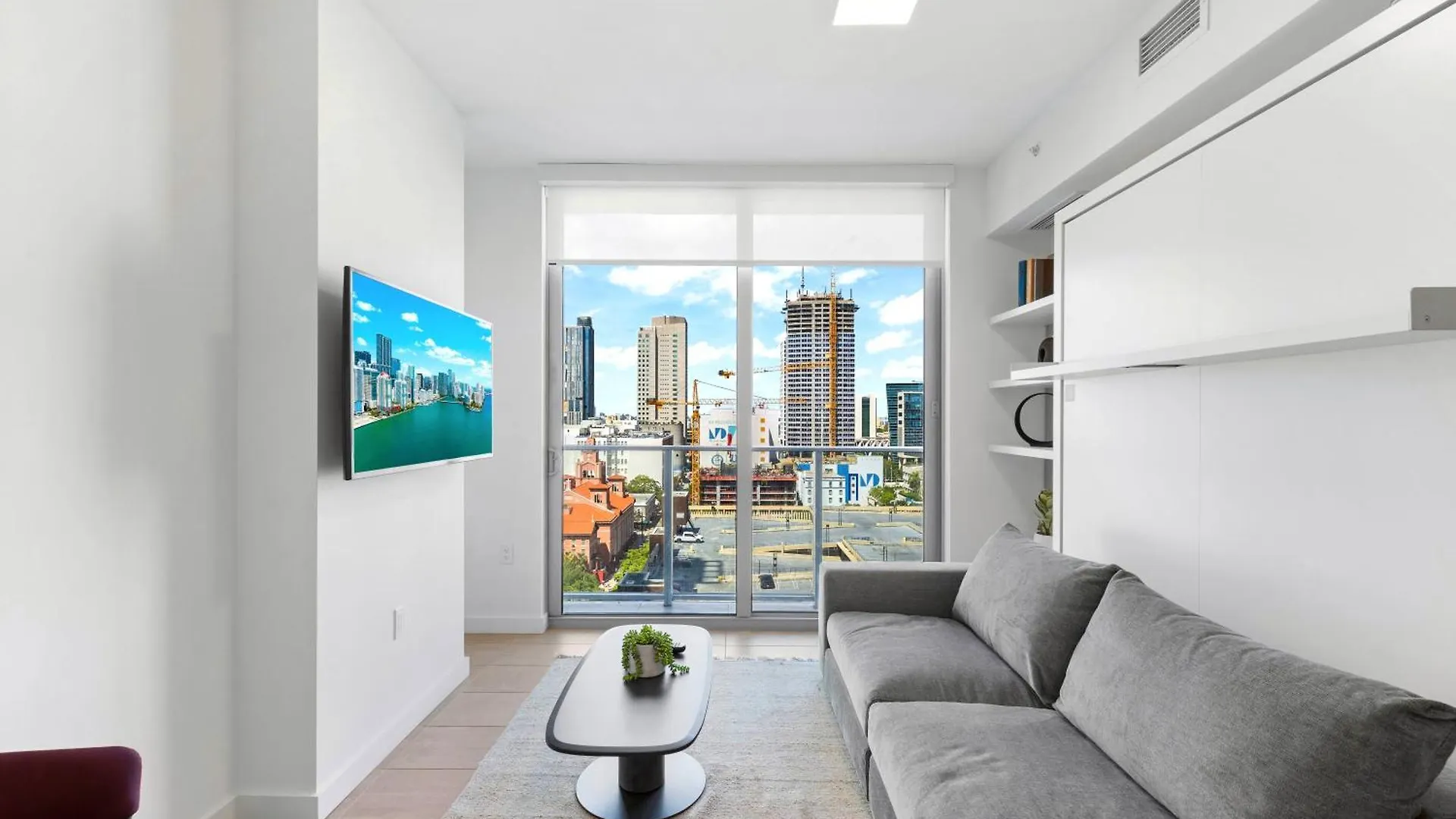 Luxury One-bedroom W Amenities!