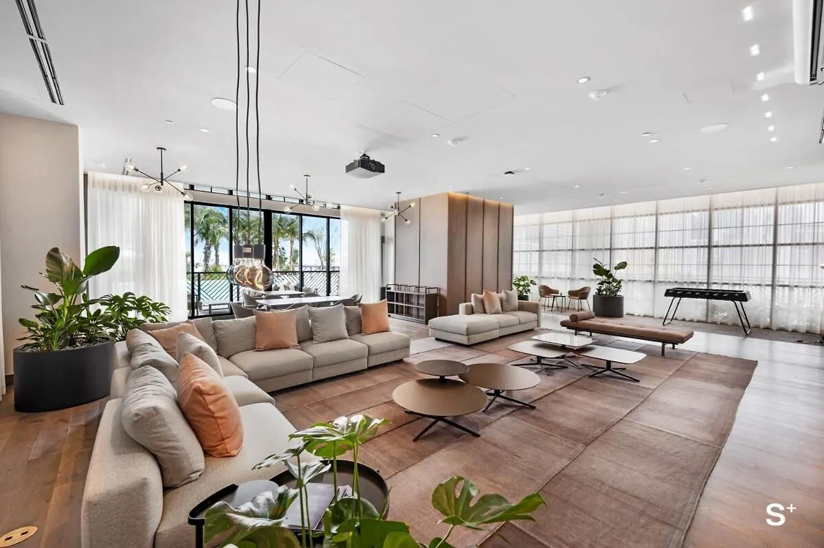 Chic Downtown 1br With Stunning Skyline Views Inn *