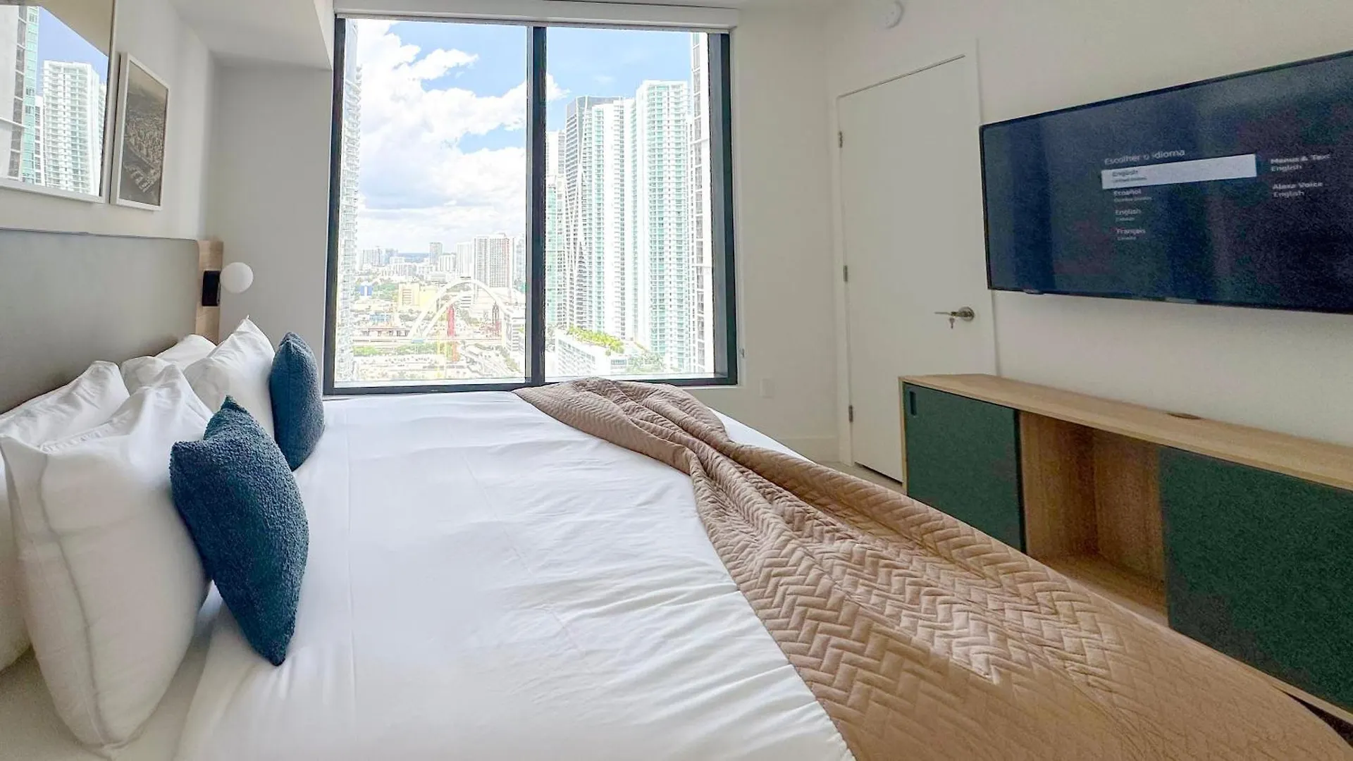 Stylish One Bedroom In The Heart Of Vibrant Downtown- Daily Fee And Parking Not Included * 迈阿密