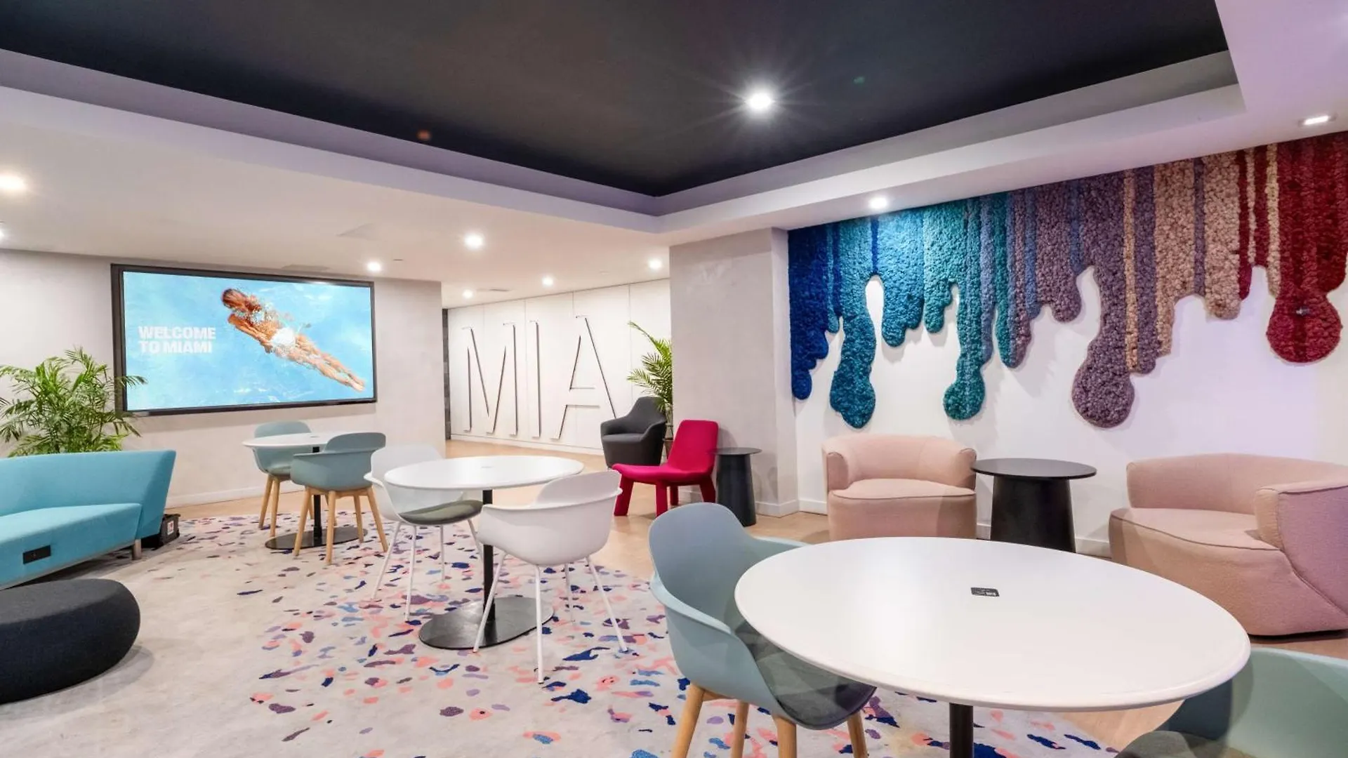 Yotel Hotel 4*