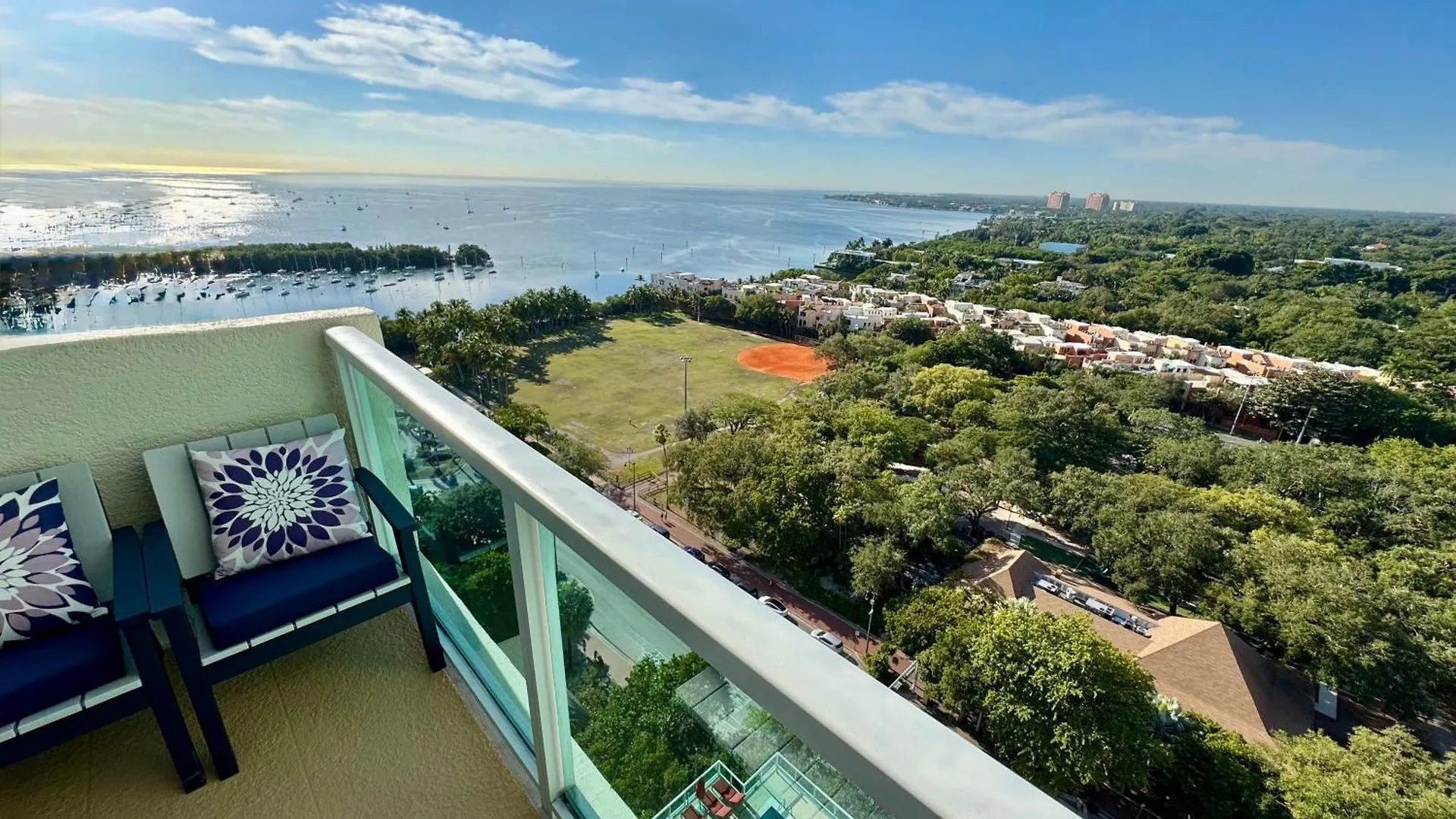 Balcony Ocean View ! Pool - Wifi - Gym - Parking Daire *