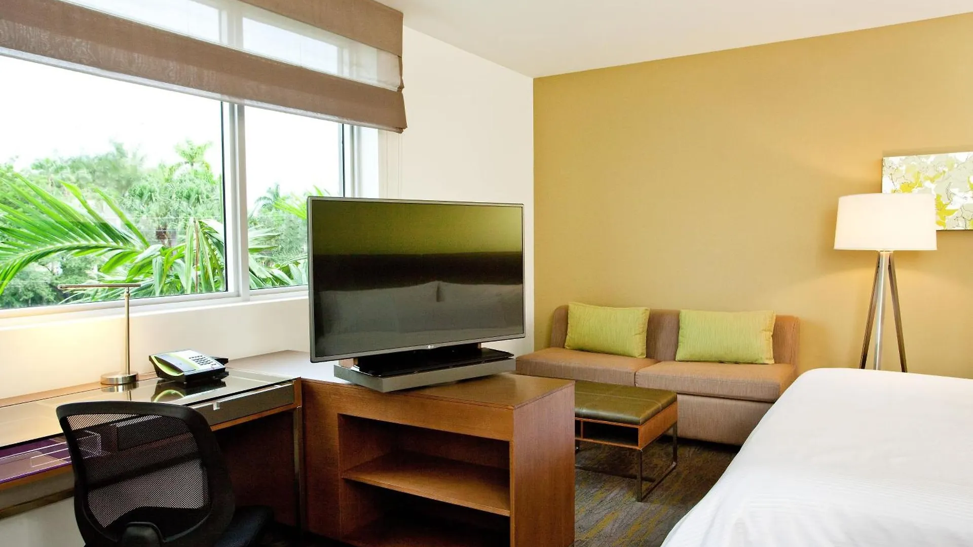 Hotel Element Miami Doral Sweetwater