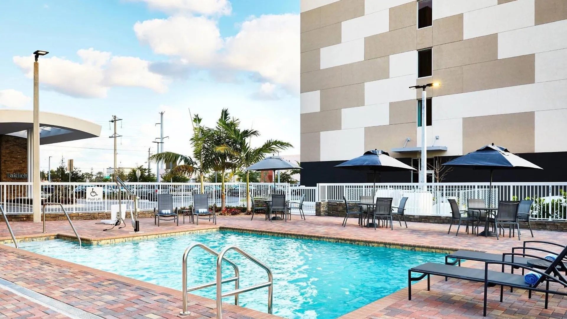 Fairfield & By Marriott Miami Airport West/doral Hotel 3*