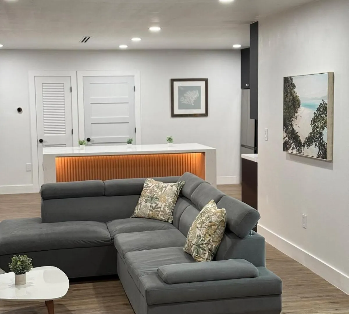 Luxe 8 Guest Little Havana Retreat